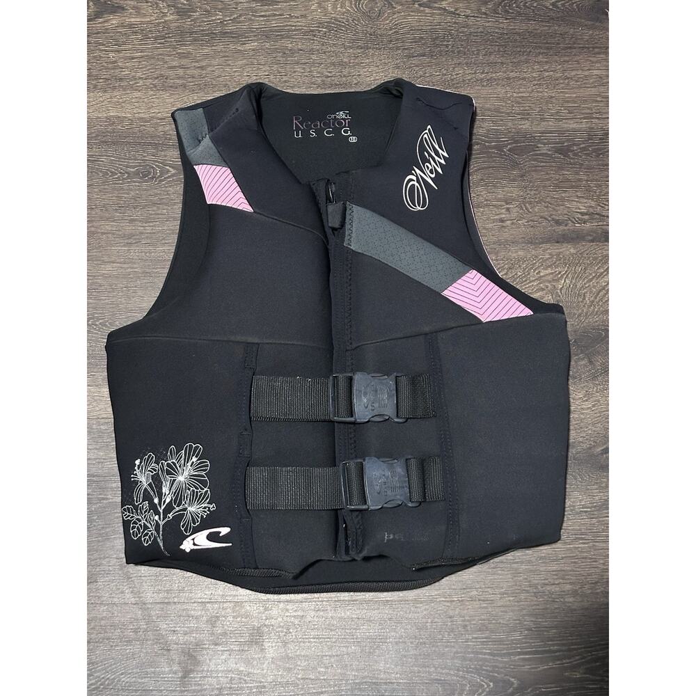 O'Neill Women's Reactor USCG Life Vest Sz 10 Chest 36-38 Black & Pink Flower